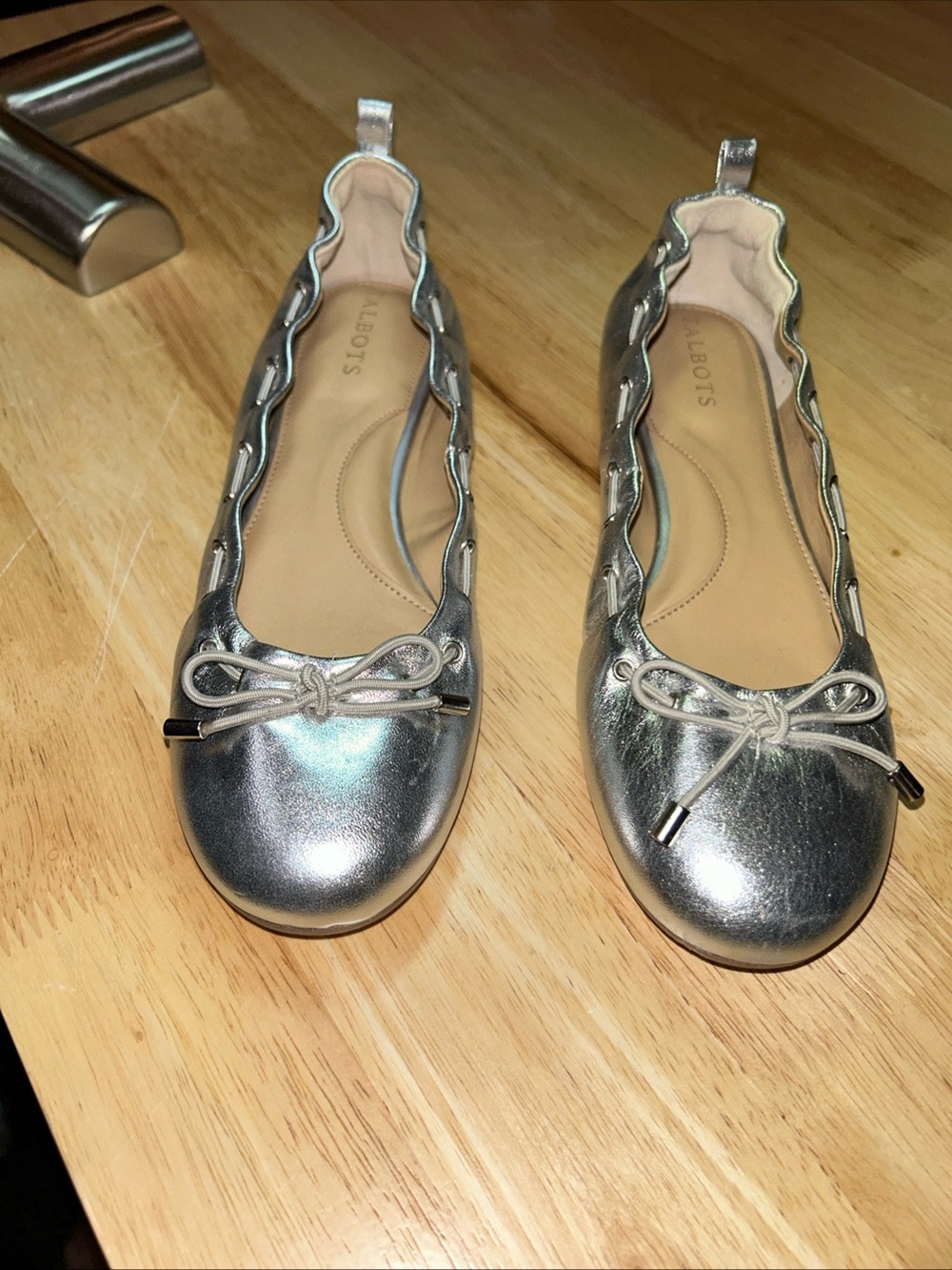 New NWOB TALBOTS Silver Leather Ballet Flats Bow Grommet Detail Size 6.5 M PARTY